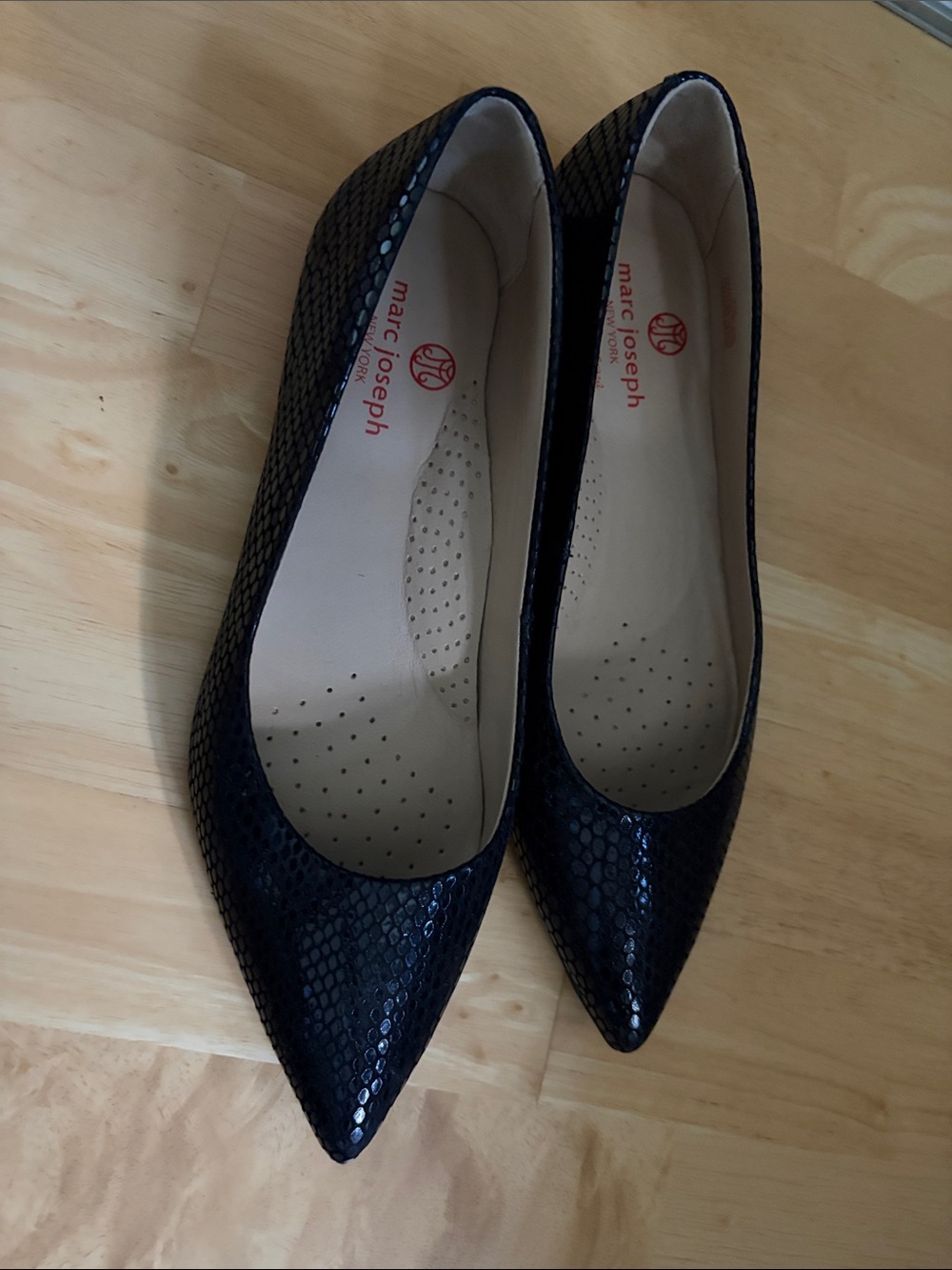 NWOT Marc Joseph Black Snakeskin-like Pointed-Toe Flats